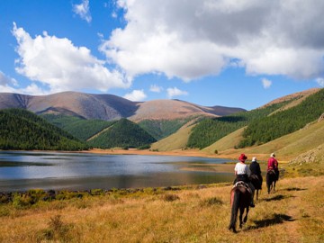 Eight Lakes Horse Riding Tour